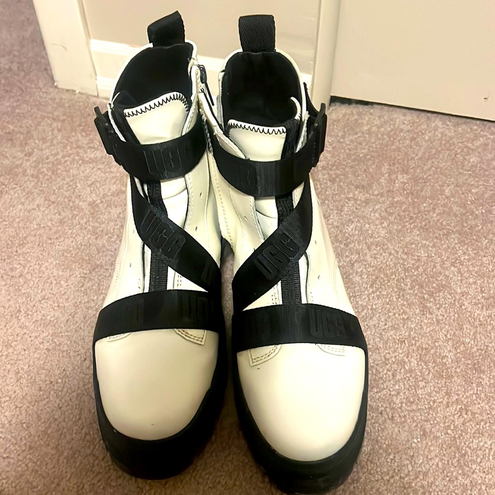 Ugg white leather platform ankle boots 9